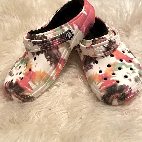 CROCS Fleece Lined Spray Dye Clog, Child Sz 13 barely used. Like New. - Picture 2 of 5